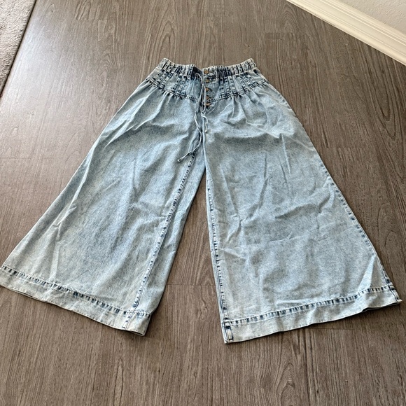 ee:some Light Wash Wide-Leg Jeans NWT - Picture 1 of 10
